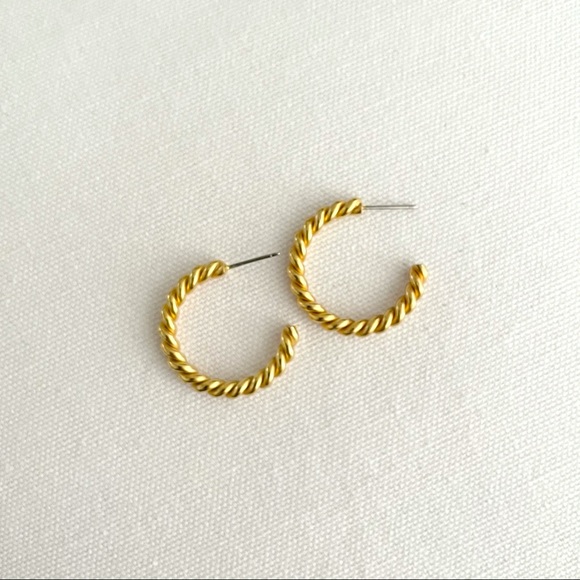Gold-tone earings x 8 sets ONLY $45 - Picture 10 of 10
